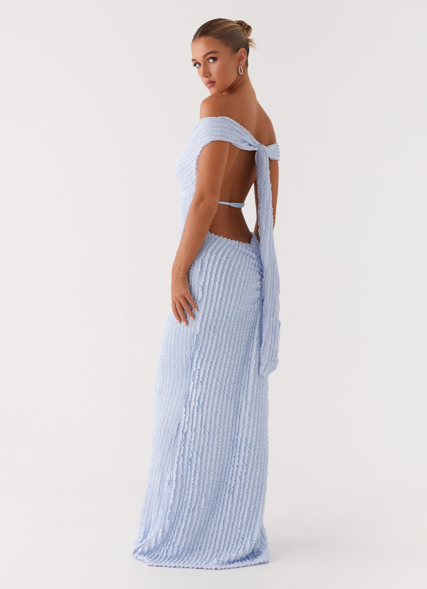 Viveka | Vestito lungo con spalle scoperte a V