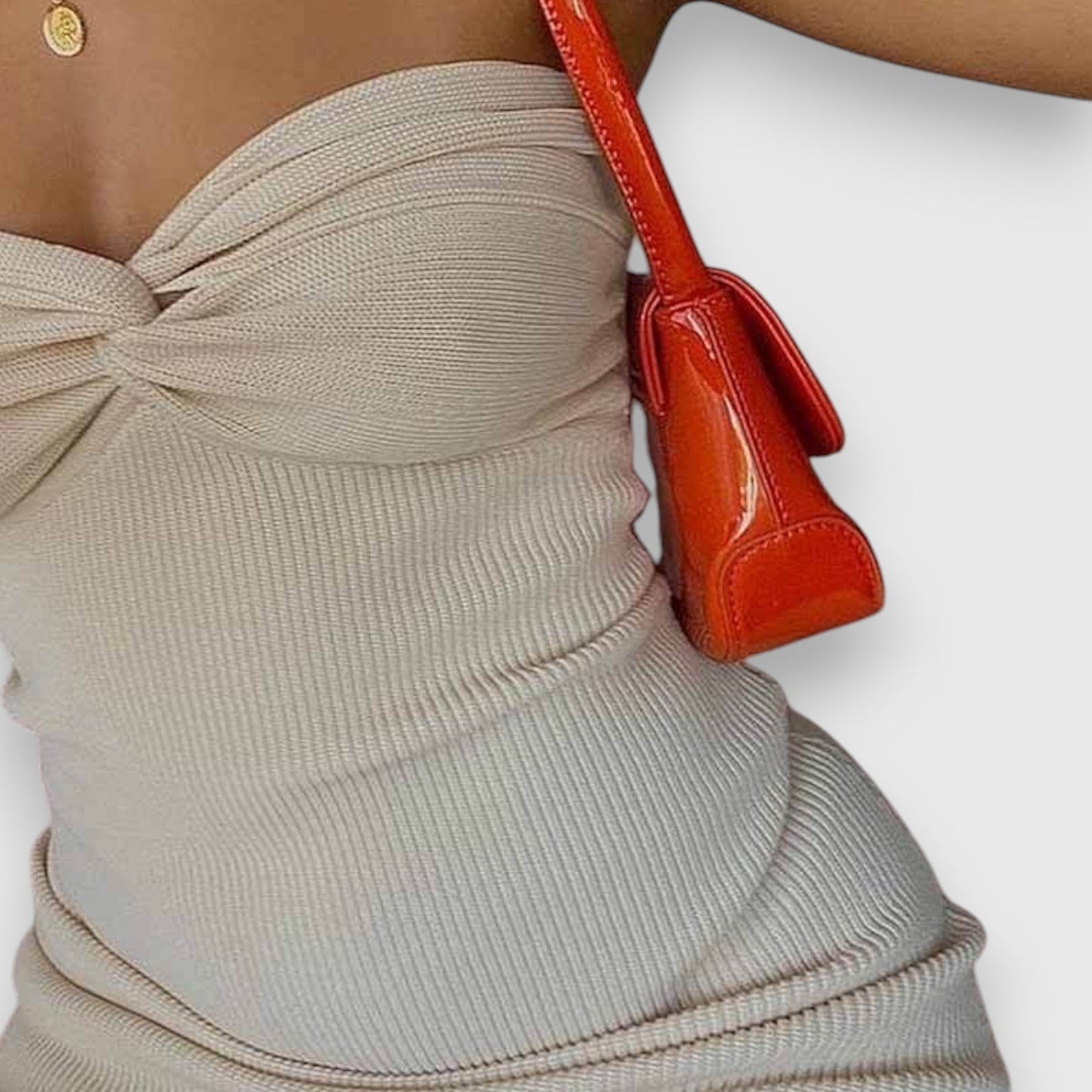 Jutina | Vestito che fa esplodere l'estate