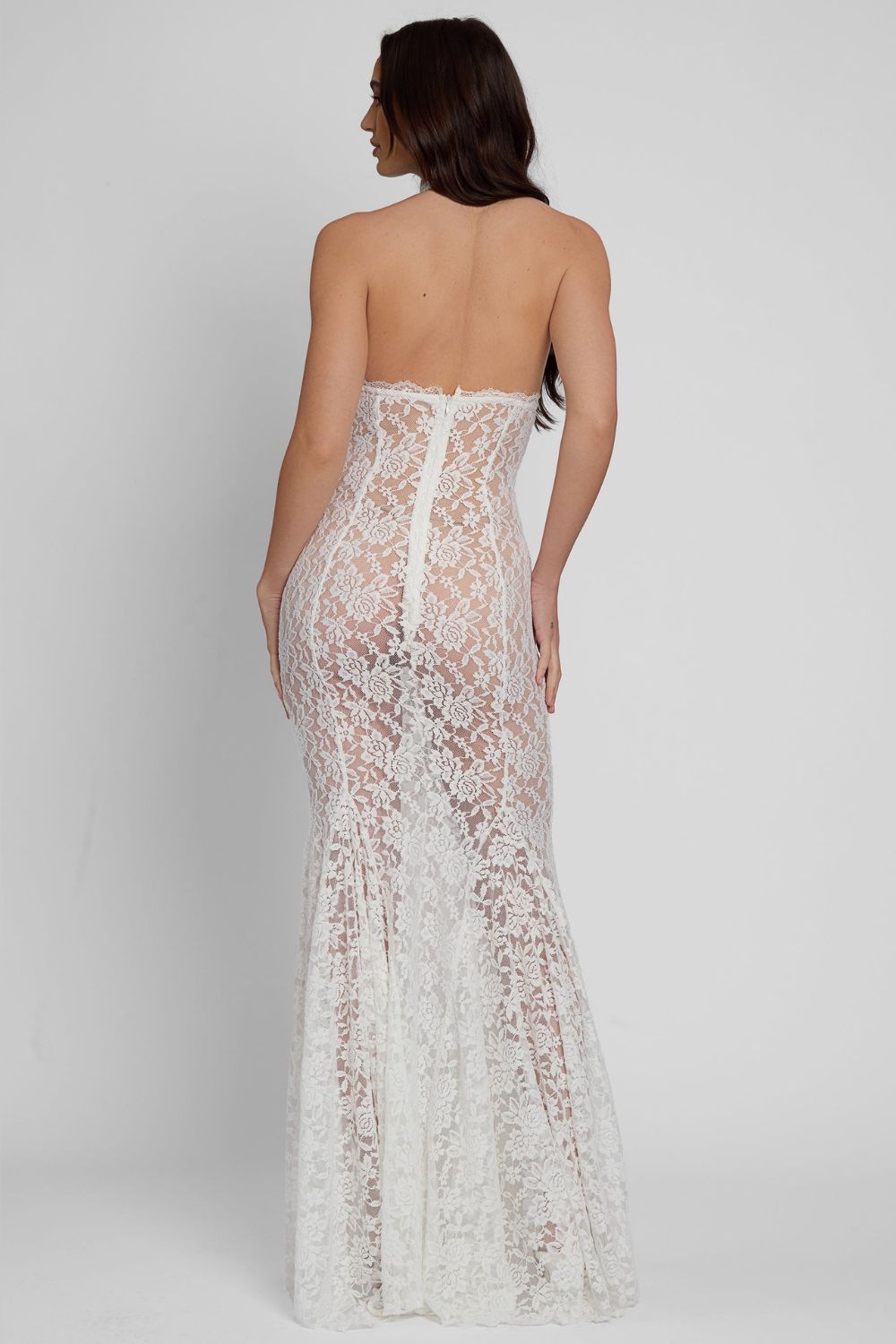 Aasiyah | Audace e seducente vestito in pizzo