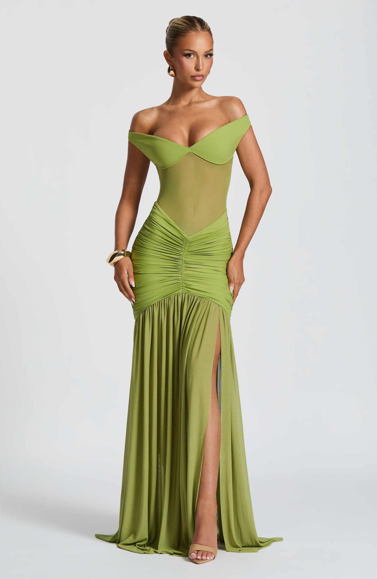 Zuri | Abito Lungo Elegante con Trasparenze