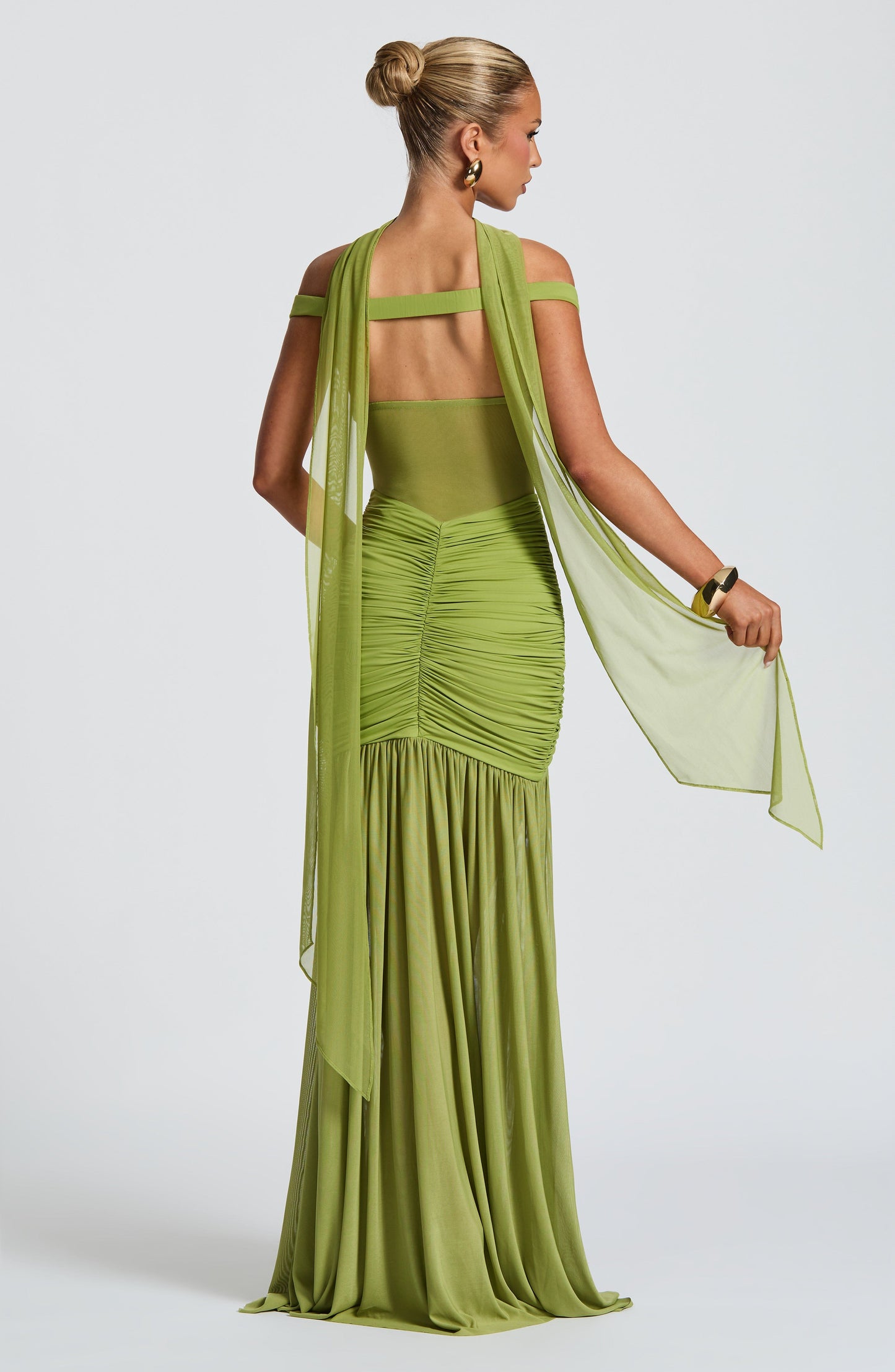 Zuri | Abito Lungo Elegante con Trasparenze