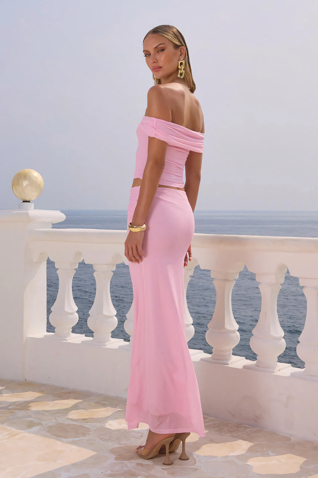 Zaina | Completo Rosa con spalle scoperte