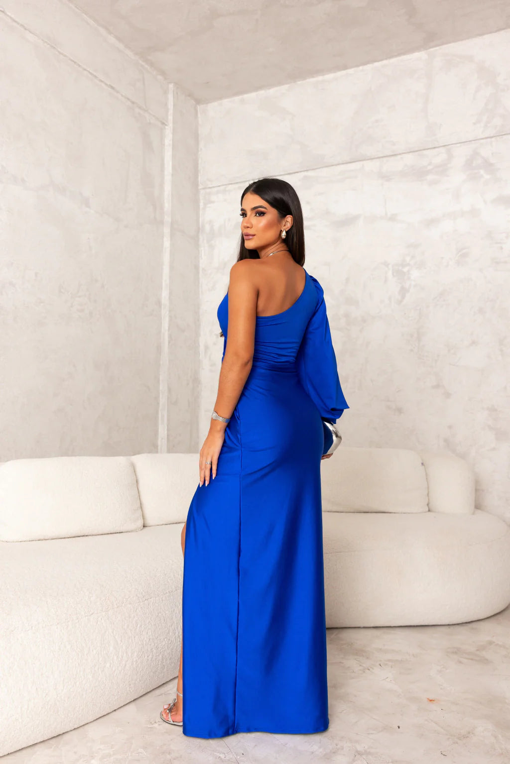 Vera | Elegante Abito Lungo con Design a Spalla Scoperta