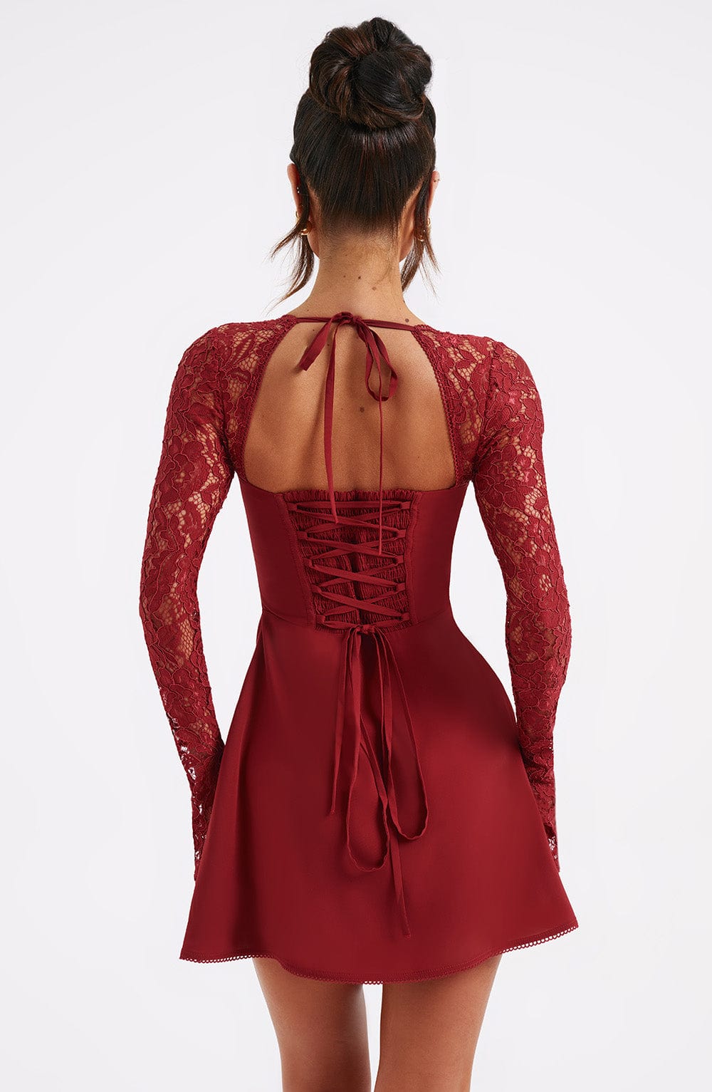 Lizzi - Mini dress con maniche in pizzo