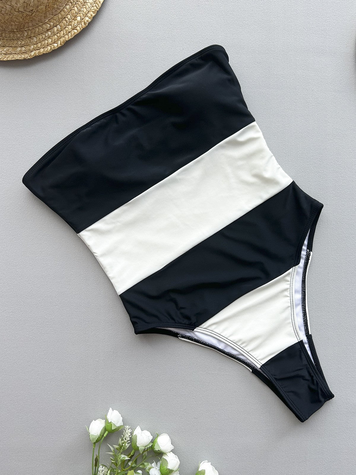 Costume da bagno intero a righe