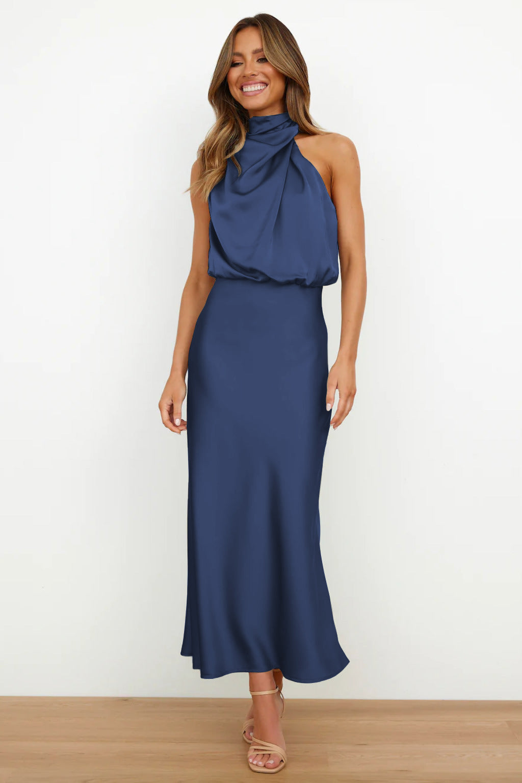 Liv | Abito Lungo in Satin