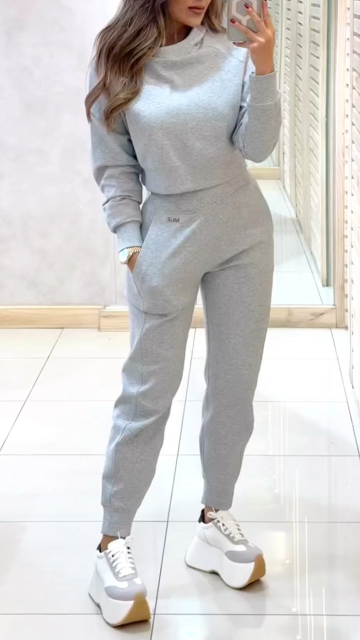 Monica | Set di pantaloni e maglione a collo alto