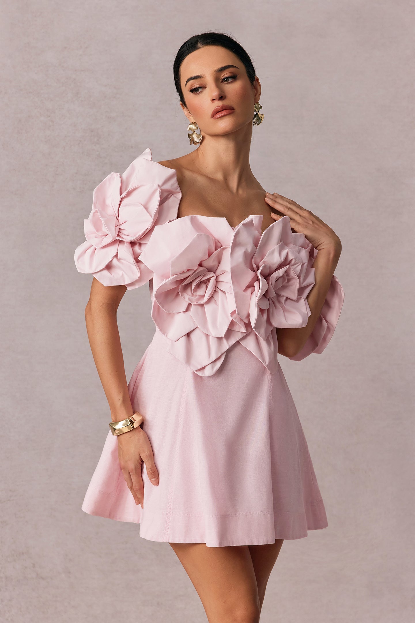 Wendi | Vestito Mini con Applicazioni Floreali