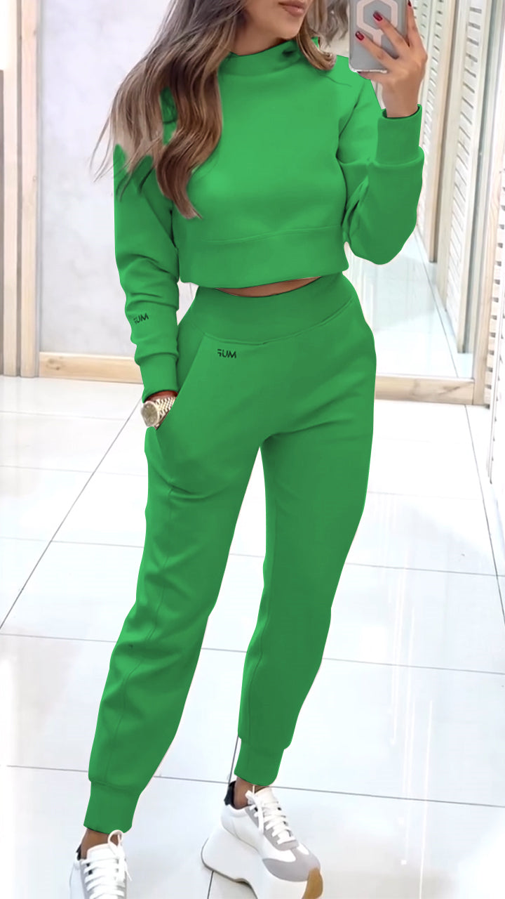 Monica | Set di pantaloni e maglione a collo alto