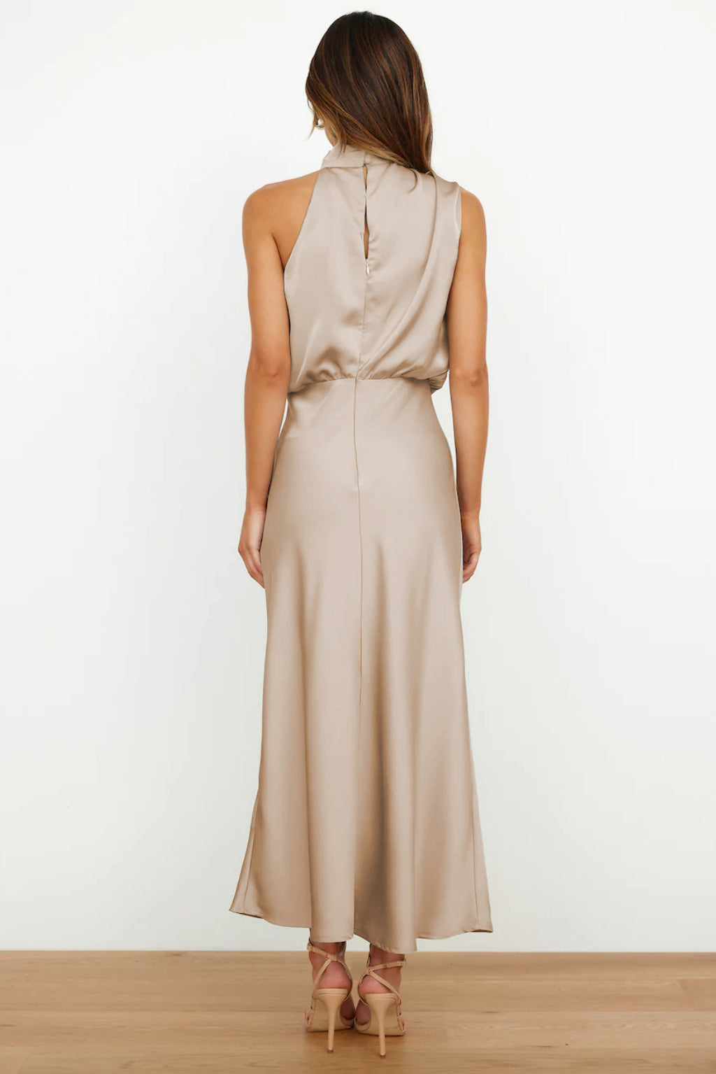 Liv | Abito Lungo in Satin
