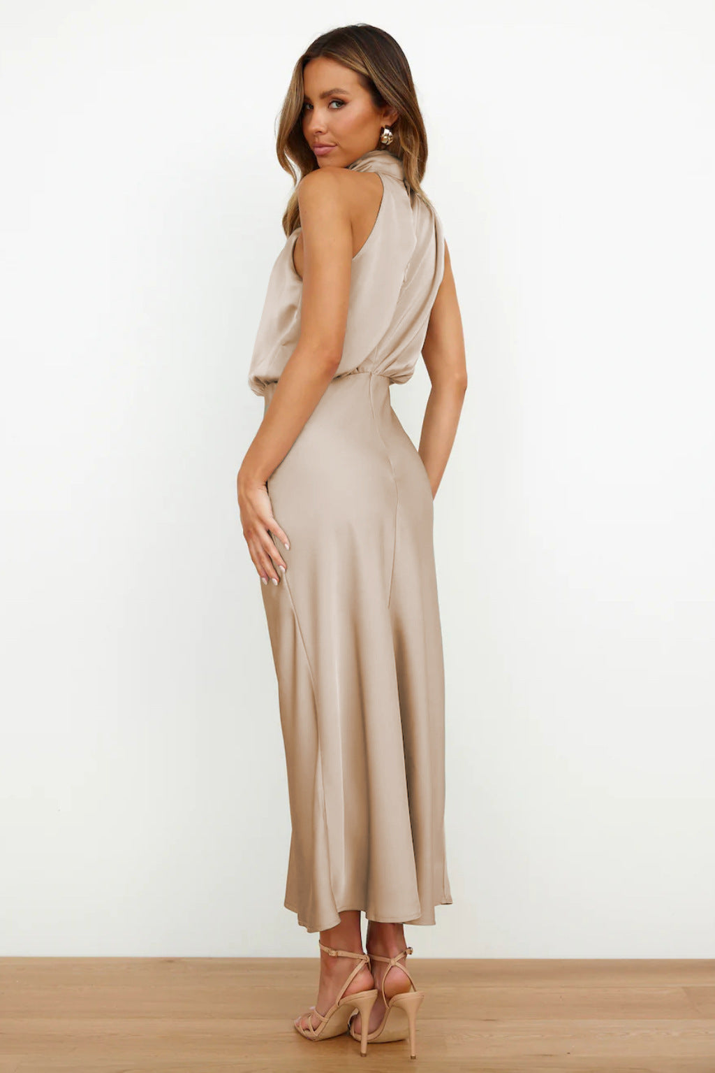 Liv | Abito Lungo in Satin