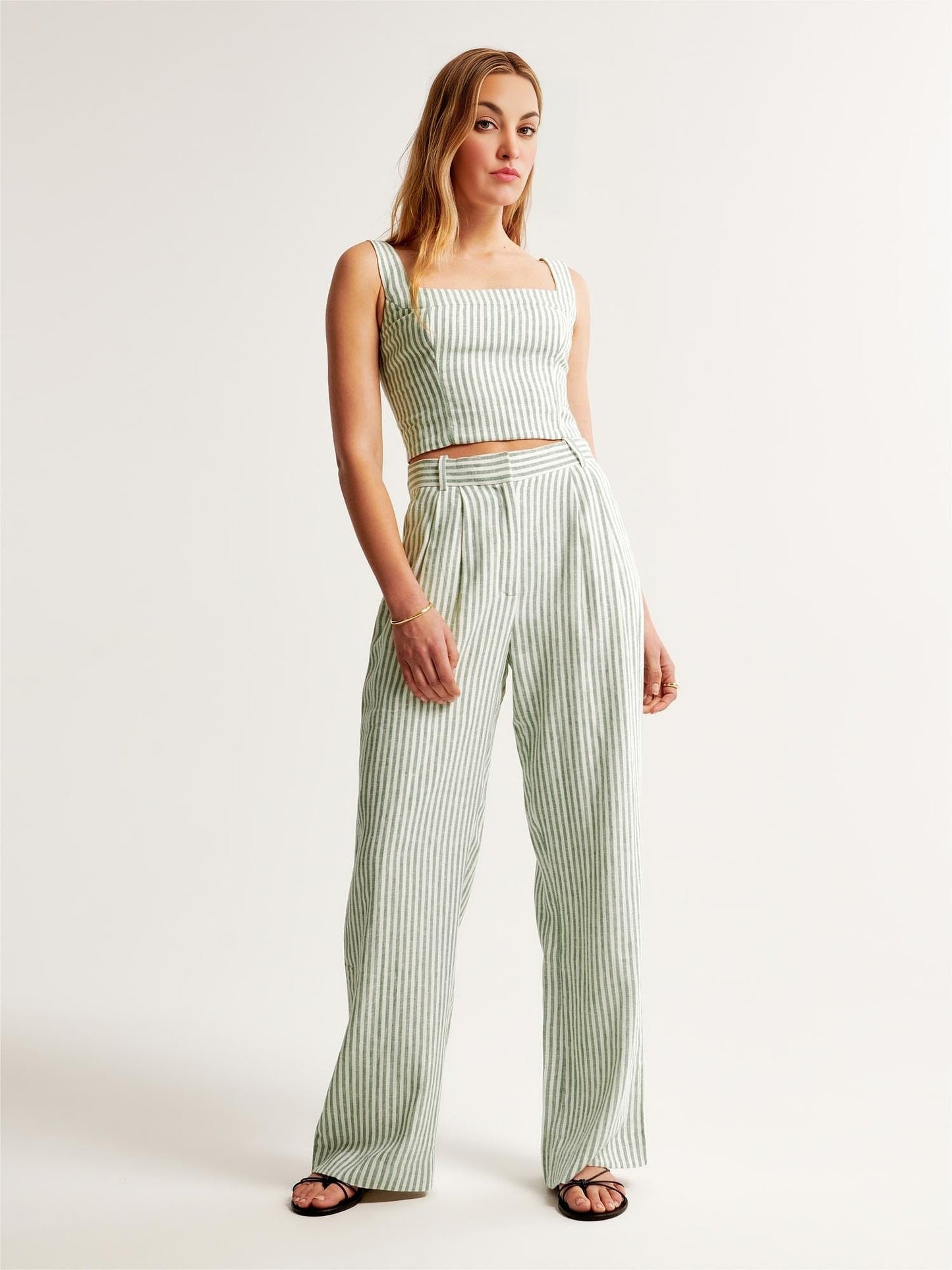 Tailor | Set in Lino