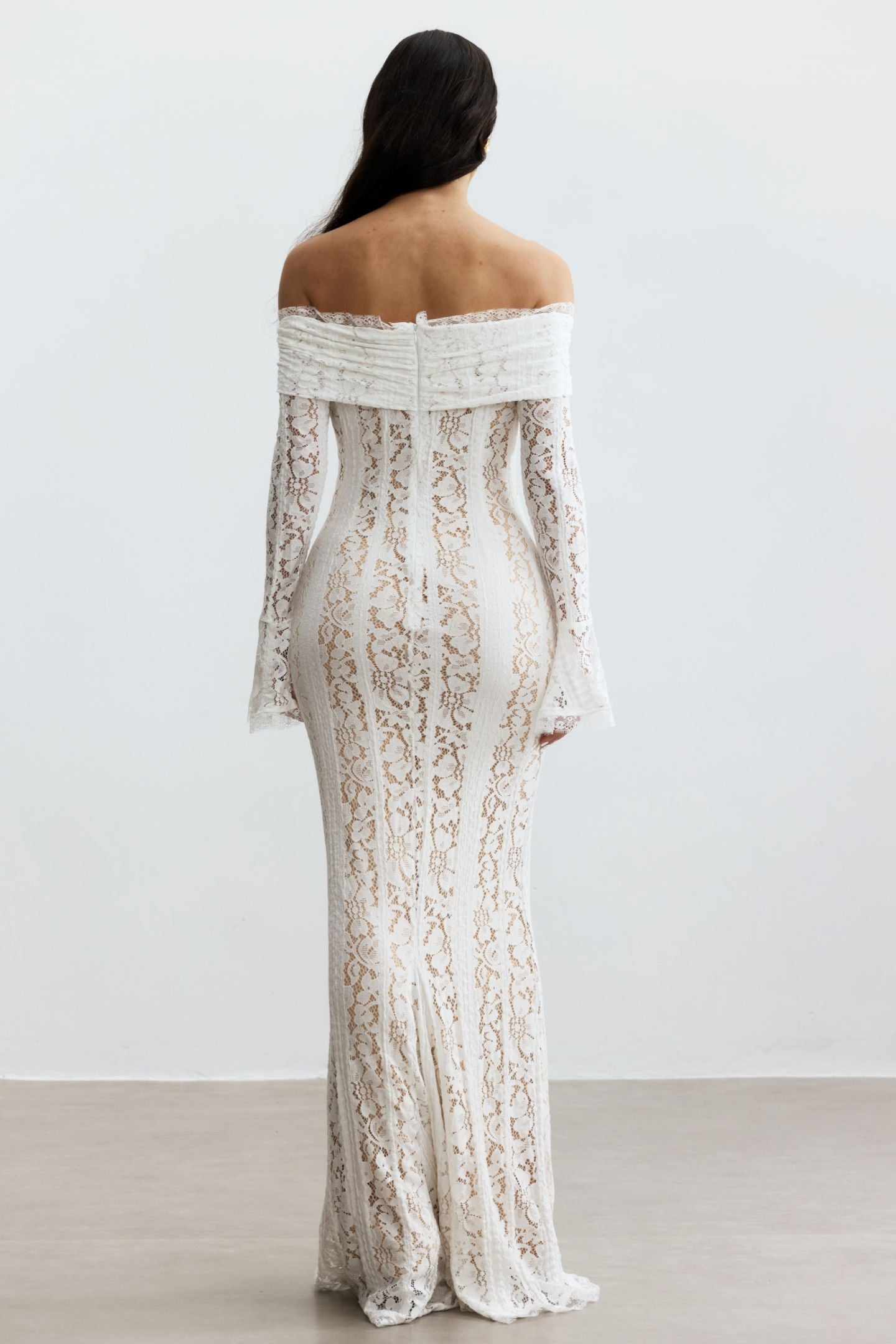 Willa | Abito Lungo in Pizzo con Spalle Scoperte