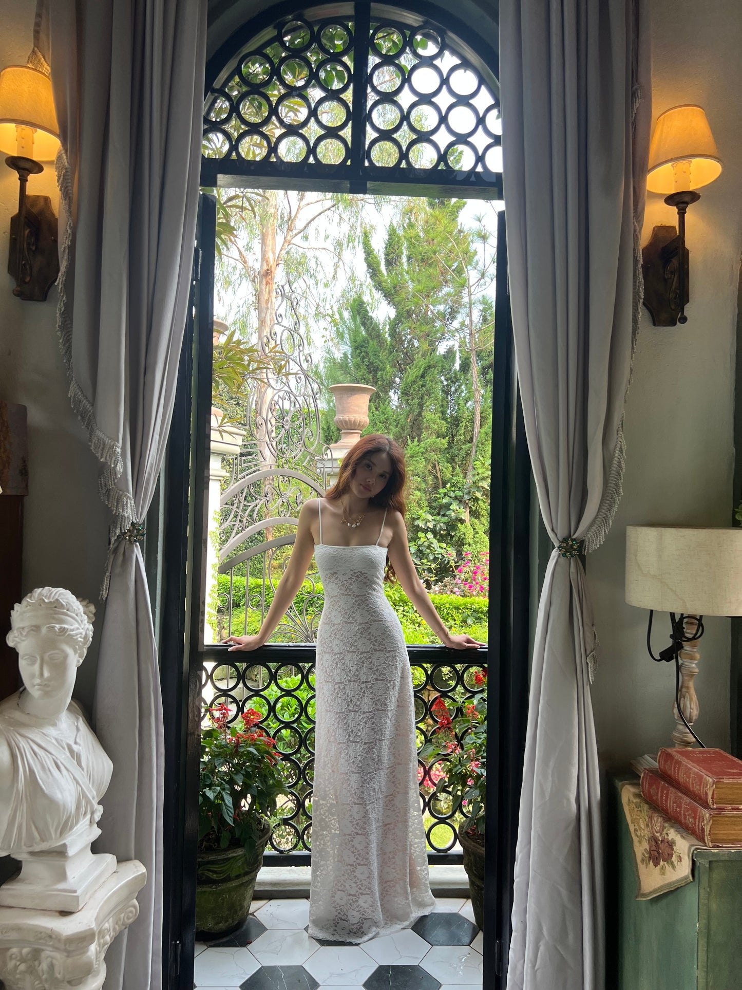 Paola | Vestito Lungo in Pizzo