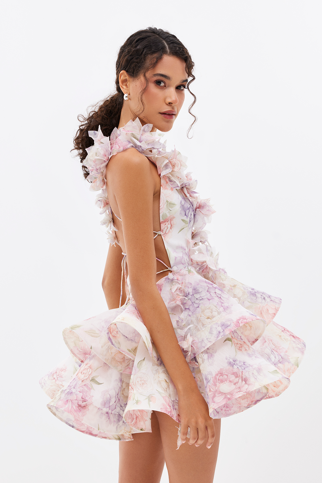 Zeliah | Miniabito in georgette con volant e fiori 3D