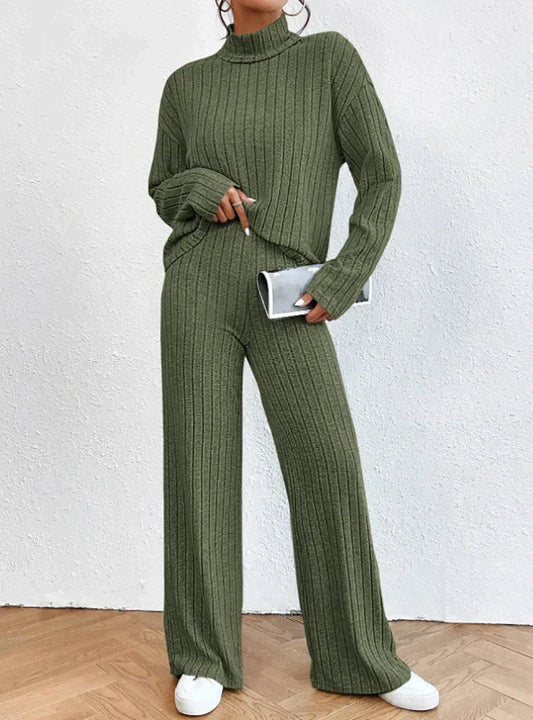 Leia™ | Set di Due Pezzi: Pantaloni e Maglione Collo Alto