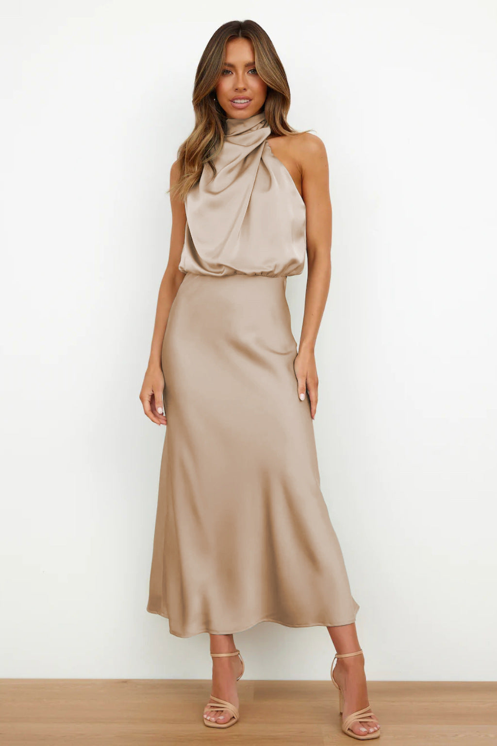Liv | Abito Lungo in Satin