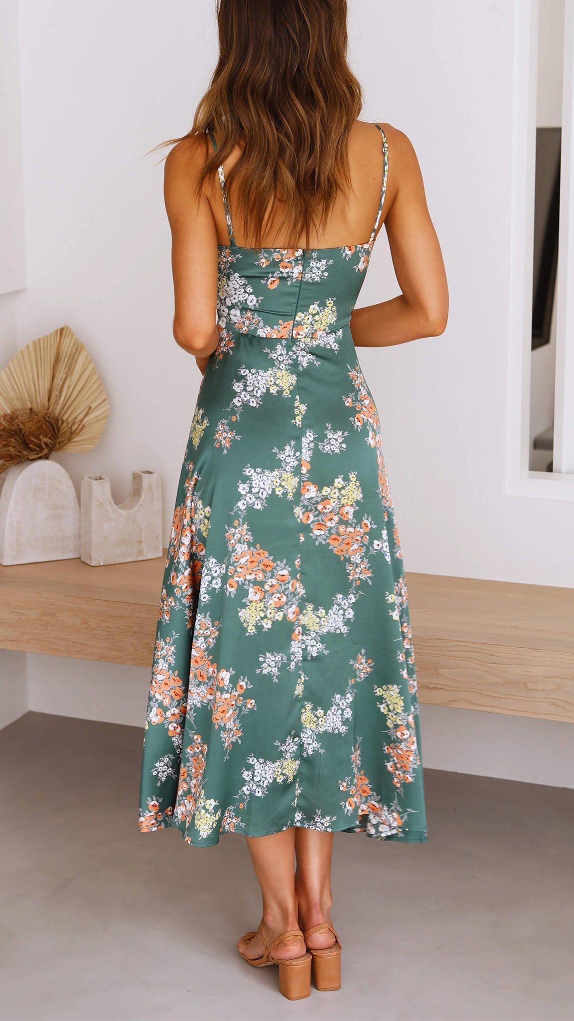 Mylen | Abito Midi in Satin con Fiori e Spacco