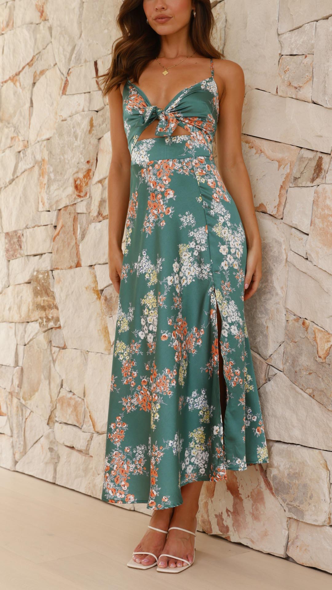Mylen | Abito Midi in Satin con Fiori e Spacco