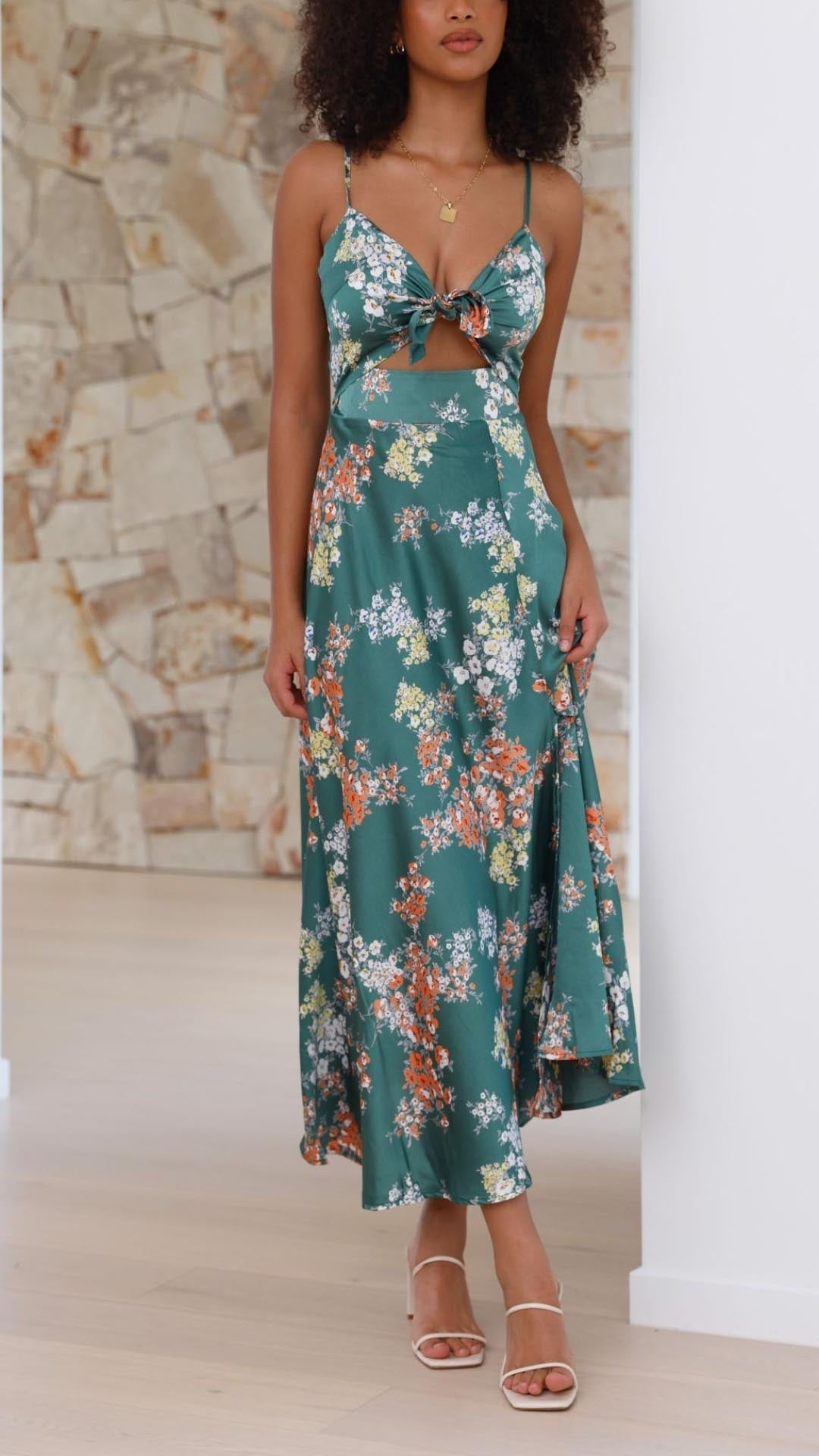 Mylen | Abito Midi in Satin con Fiori e Spacco