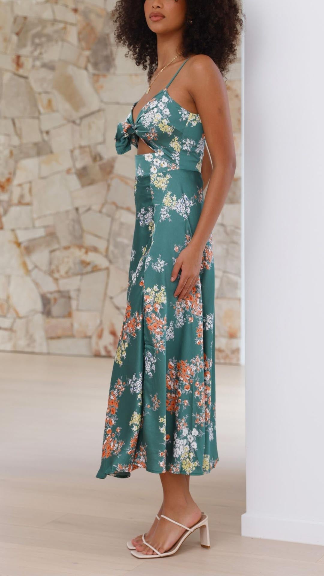 Mylen | Abito Midi in Satin con Fiori e Spacco