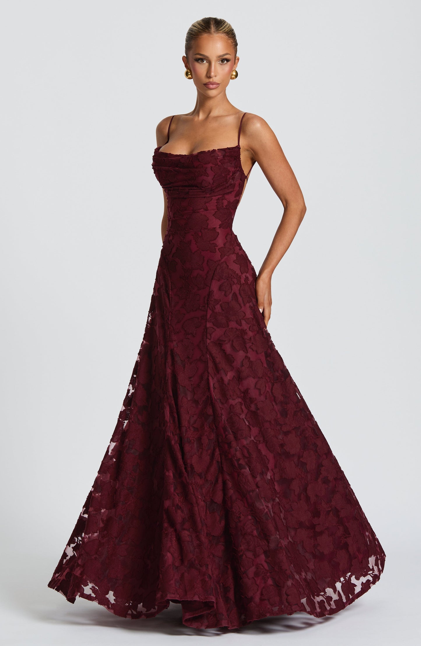 Xalina | Vestito Lungo Elegante in Pizzo