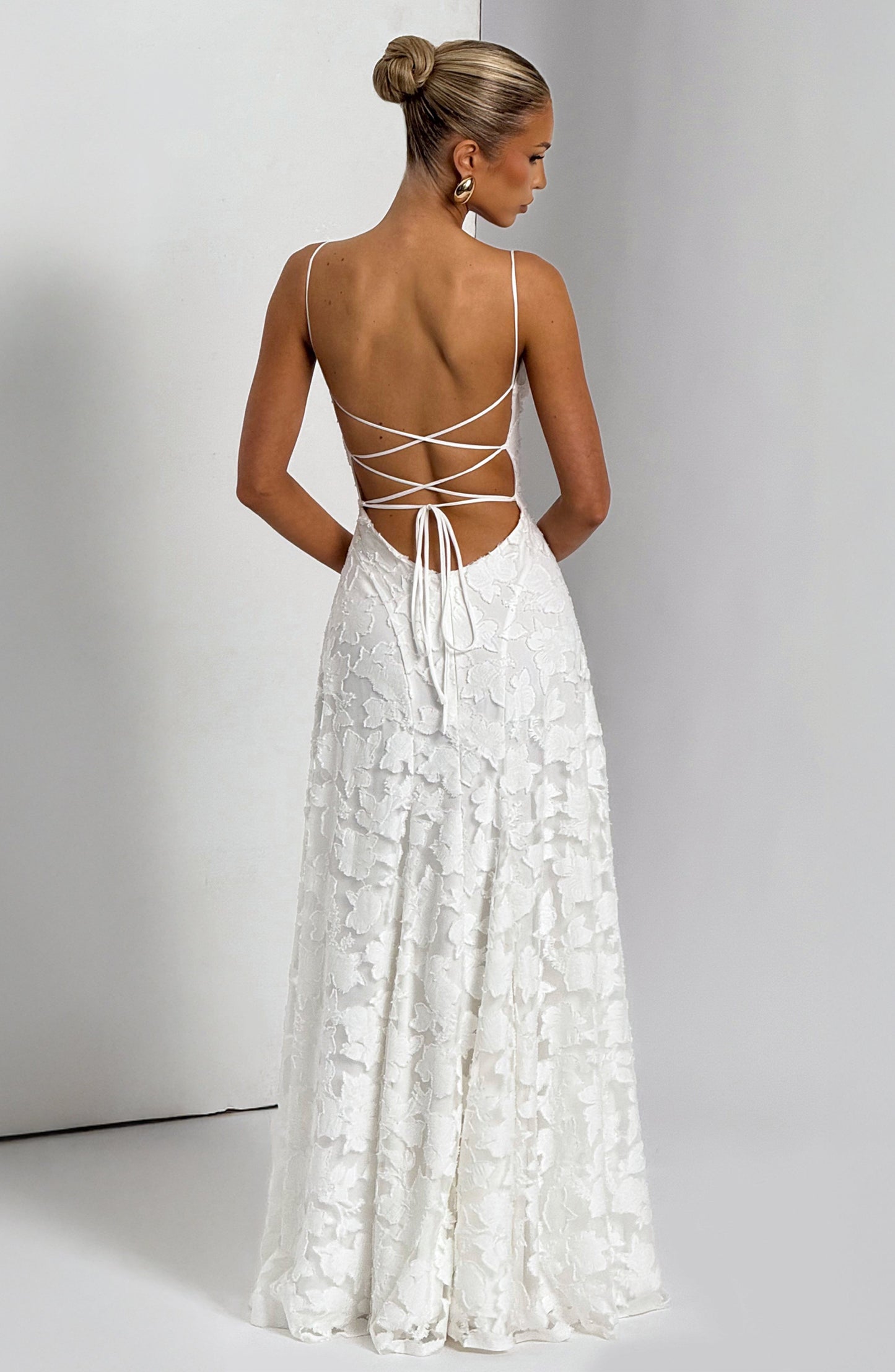 Xalina | Vestito Lungo Elegante in Pizzo