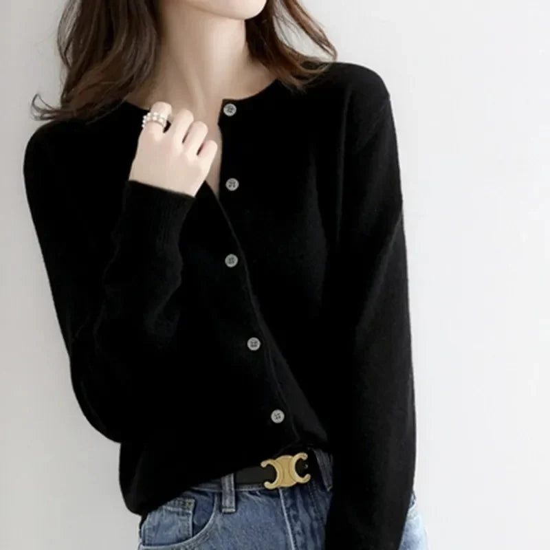 Ina™ | Maglione Delicato con Bottoni