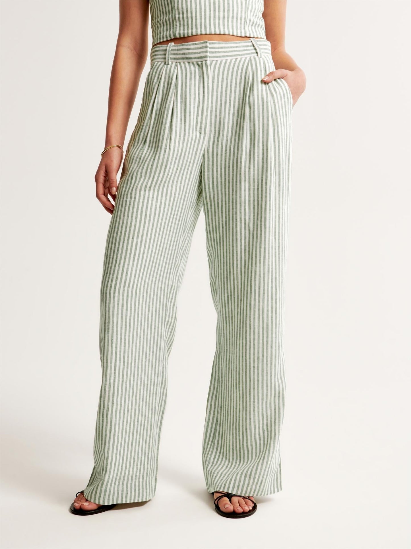Tailor | Set in Lino